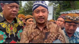 PB XIV Hangabehi Salat Jumat di Masjid Gedhe Kotagede, Warga Berjubel Menyambut