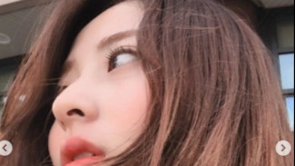 Penampilan Tak Berubah! Foto Lama Huh Yunjin LE SSERAFIM Bikin Knetz Terpukau