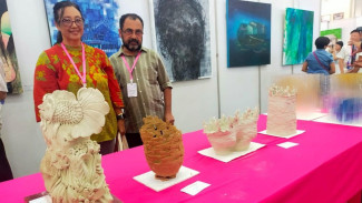 Merawat Tanah, Merawat Kehidupan: Kiprah Internasional Noor Sudiyati di Panggung Seni Kriya Dunia