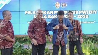 Pelantikan Pengurus PWI DIY, Sri Sultan Ingatkan Pers Soal Etika di Era Pasca-Kebenaran