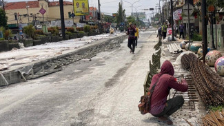 Pantura Batang–Pemalang Dikebut, 70 Ton Aspal Digelontorkan Setiap Hari