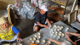 Kue Keranjang Kampung Tukangan, Jejak Tradisi yang Tak Pernah Padam