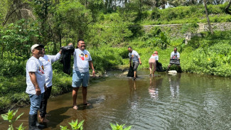 Aksi Bersih Sungai Boyong, Satria DIY Rayakan HUT Gerindra ke-18 dengan Gerakan Nyata
