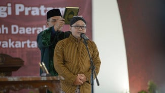 Sultan Lantik Ghofar Ismail, Tegaskan Transformasi Budaya Kerja di DPMPTSP DIY