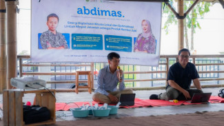 UMY Kembangkan Dewikajii.id, Dorong Digitalisasi Desa Wisata Ikan Hias Bantul