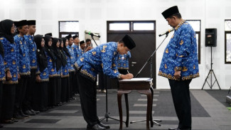 Perkuat Tata Kelola Pemerintahan dan Mutu Pendidikan, 100 Kepala Sekolah dan Pejabat Fungsional Dilantik