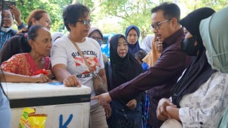 Warga Yogya Borong barang di Pasar Murah Ramadan