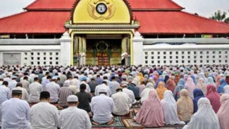 Salat Idulfitri di Masjid Gedhe Kauman dilengkapi dengan Menu Tradisi