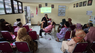 Sekolah Lansia Jadi Gerakan Kolektif di Kelurahan Yogya