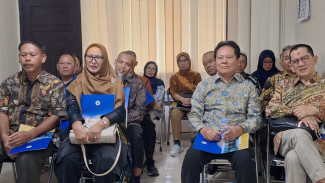 UGM Hargai Pengabdian, Fahmy Radhi dan Sudaryono Resmi Purna Tugas