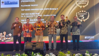 Bank Daerah Karanganyar Sabet Platinum, Bupati Rober Jadi Top Pembina BUMD 2026