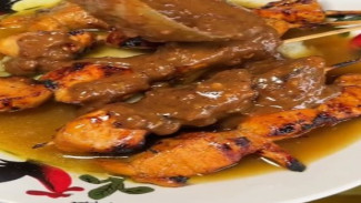 Jogja Lagi-Lagi Bikin Bingung: Ini Sate atau Soto? Jawabannya Bikin Ketagihan
