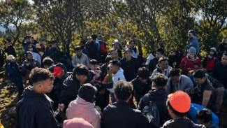 Viral Pendaki Ricuh di Puncak Gunung Lawu, Antrean Foto di Hargo Dumilah Jadi Pemicu