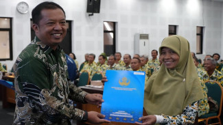 Pengabdian Puluhan Tahun, 107 PNS Kulonprogo Terima SK Pensiun