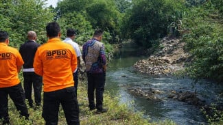 Talud Ambrol Sungai Gajah Wong di Sampangan Ancam Jembatan, Komisi C DPRD DIY Turun Tangan