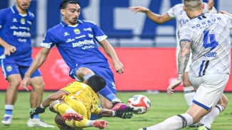 Aksi Gemilang Muh Ardiansyah Selamatkan Persijap dari Gempuran Persib  ‎