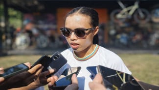 Milatul Khaqimah, Dari Meja Operasi ke Podium Utama Bukit Hijau