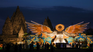 Sunflower Angel di Prambanan: Simbol Cinta dan Kreativitas yang Menyatu dengan Warisan Dunia