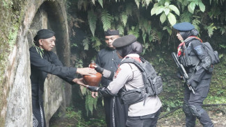 Air Suci dari Lereng Merapi: Simbol Pengabdian Polri di Hari Bhayangkara ke-80