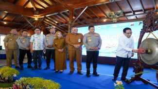 975 Warga Ikuti Bakti Kesehatan Gratis, Polda Jateng Salurkan Ribuan Paket Sembako