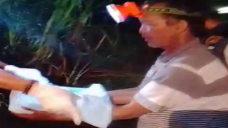 Jasad Bayi Laki-laki Ditemukan Mengapung di Sungai Kaligede Jepara, Polisi Lakukan Penyelidikan