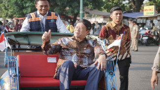 Menkeu Purbaya dan Sri Sultan HB X Resmikan Becak Listrik Wisata di Alun-alun Selatan Yogyakarta