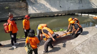 Baguna PDI Perjuangan Kota Yogyakarta Gelar Simulasi Penanggulangan Bencana di Sungai Gajahwong