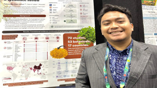 Mahasiswa UGM Angkat Potensi Herbal Galaktagog di Forum Farmakologi Dunia