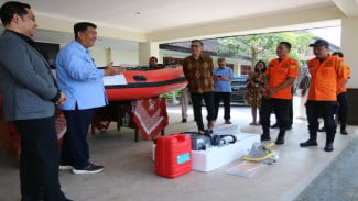 Angkasa Pura Indonesia Serahkan Bantuan Evakuasi untuk Perkuat Mitigasi Megathrust di Kulonprogo