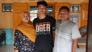 Dari “Kubur Mimpi” ke UGM: Perjalanan Izzat Menembus Batas