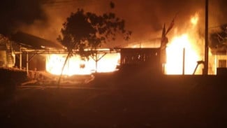 Material Kayu Dilalap Api, Home Industry Handicraft Wonorejo Jepara Terbakar