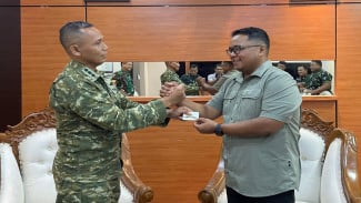 Brevet Kehormatan TNI AL untuk Sejarawan UGM: Menyelami Sejarah, Merawat Ingatan Bangsa