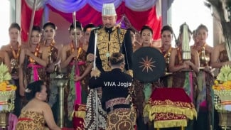 Paku Buwono XIV Naik Takhta, Kerabat Keraton Nusantara Berdatangan ke Surakarta