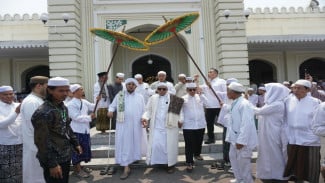 Semarak Kirab Maulid Habib Idrus di Pekalongan, Rizal Bawazier Soroti Kebersamaan