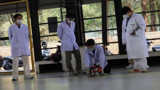 Reactics UGM Pertahankan Dominasi di Kompetisi Mobil Hemat Energi AISeries x AISC Regional