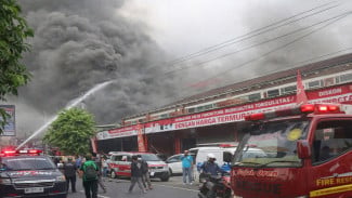 Kebakaran Hebat Hanguskan Supermarket Trans Home Sleman