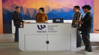 FEB UGM Dorong Pengelolaan Sampah Berbasis AI Lewat Smart Waste Bin dan Ekonomi Sirkular