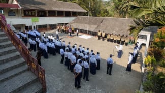 Bupati Kulonprogo Ingatkan Bahaya Judi Online, Radikalisme, dan Perundungan di SMPN 3 Kokap