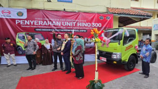 SMK Muhammadiyah 3 Yogyakarta Perkuat Pendidikan Vokasi Lewat Hibah Truk Hino