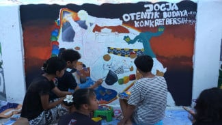 Pelajar Yogyakarta Warnai Kota dengan Mural Budaya dan Pesan Kebersihan