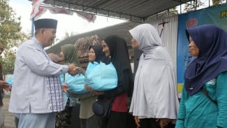 BUMDESMA Sapta Asih Salurkan 640 Paket Sembako untuk Warga Pengasih, Laba Usaha Dikembalikan bagi Kesejahteraan Masyarak