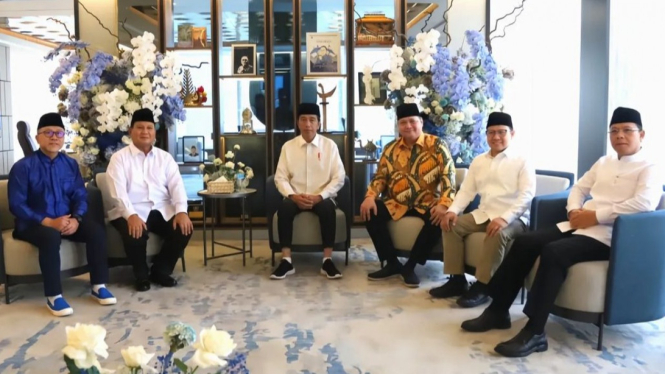 Presiden Joko Widodo dengan Ketum Parpol KIB dan KIR