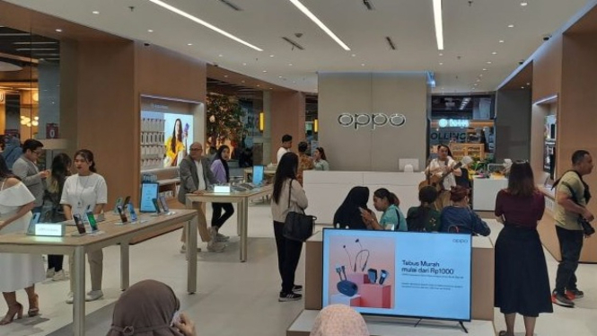 Suasana Oppo Experience Store di Ambarrukmo Yogyakarta