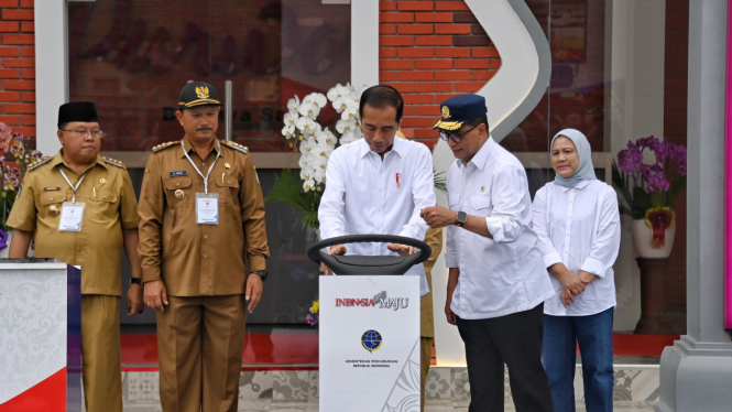 Presiden Joko Widodo saat meresmikan 4 terminal di Jateng dan Jatim.