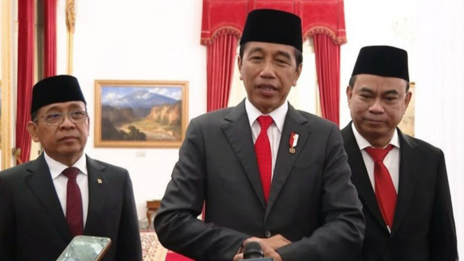 Presiden Jokowi dan Menkominfo Budi Arie Setiadi di Istana Negara.