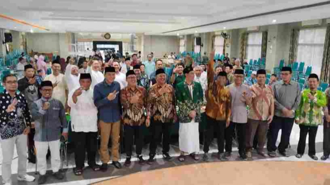 Paslon Rober Adhe Sambangi Muhammadiyah