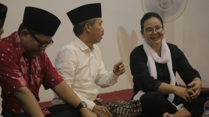 Agustina Wilujeng dan Iswar Aminuddin