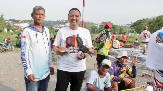 Yoyok Sukawi Bersama Komunitas Merpati Kolong