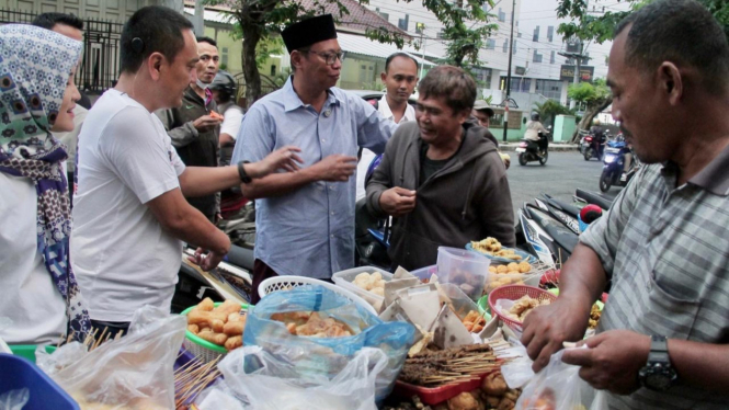 Yoyok Sukawi Temani Joko Santoso Buka Puasa di Pedagang Gilo-Gilo