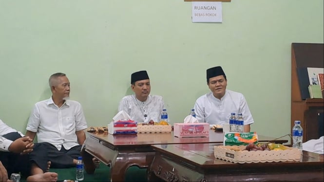 Yoyok Sukawi Berdialog Usai Salat Jumat